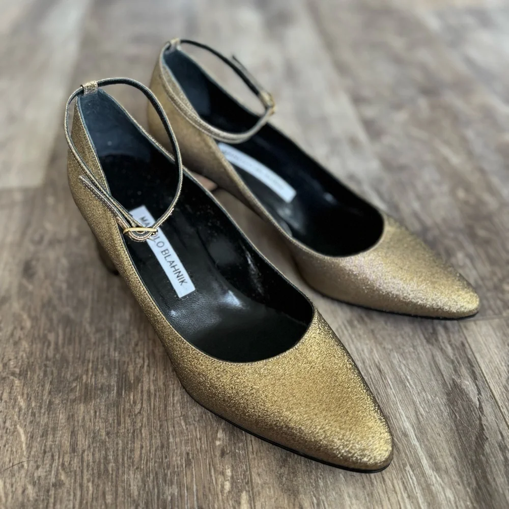 NWOT! MANOLO BLAHNIK Listony Gold Glitter Ankle Strap Pump, 30mm Heel - Size 37 - Picture 10 of 12